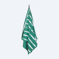 Turquoise Bay XL Beach Towel & Pouch Newlyfe