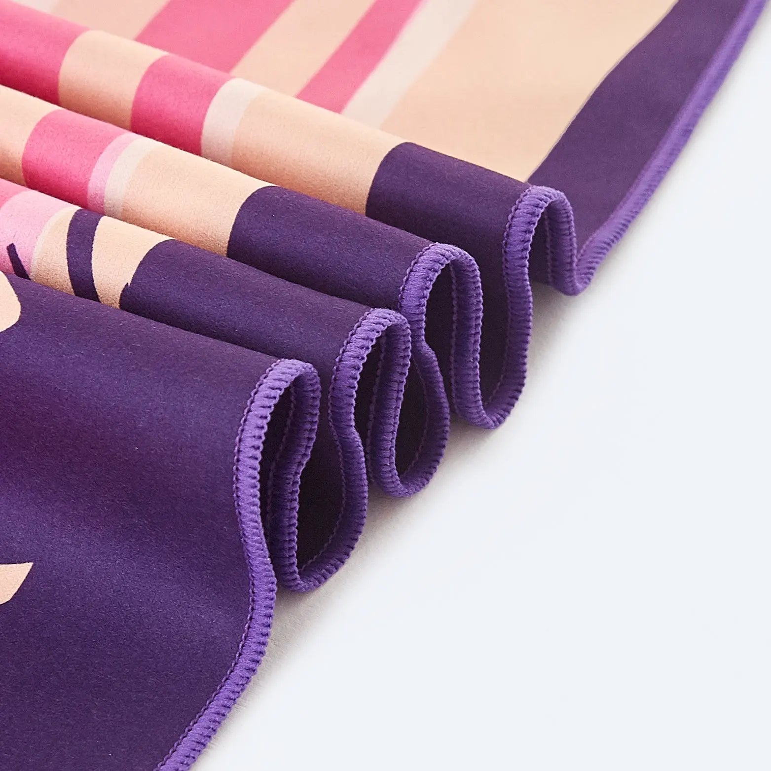 Mindil Beach Towel & Pouch Newlyfe