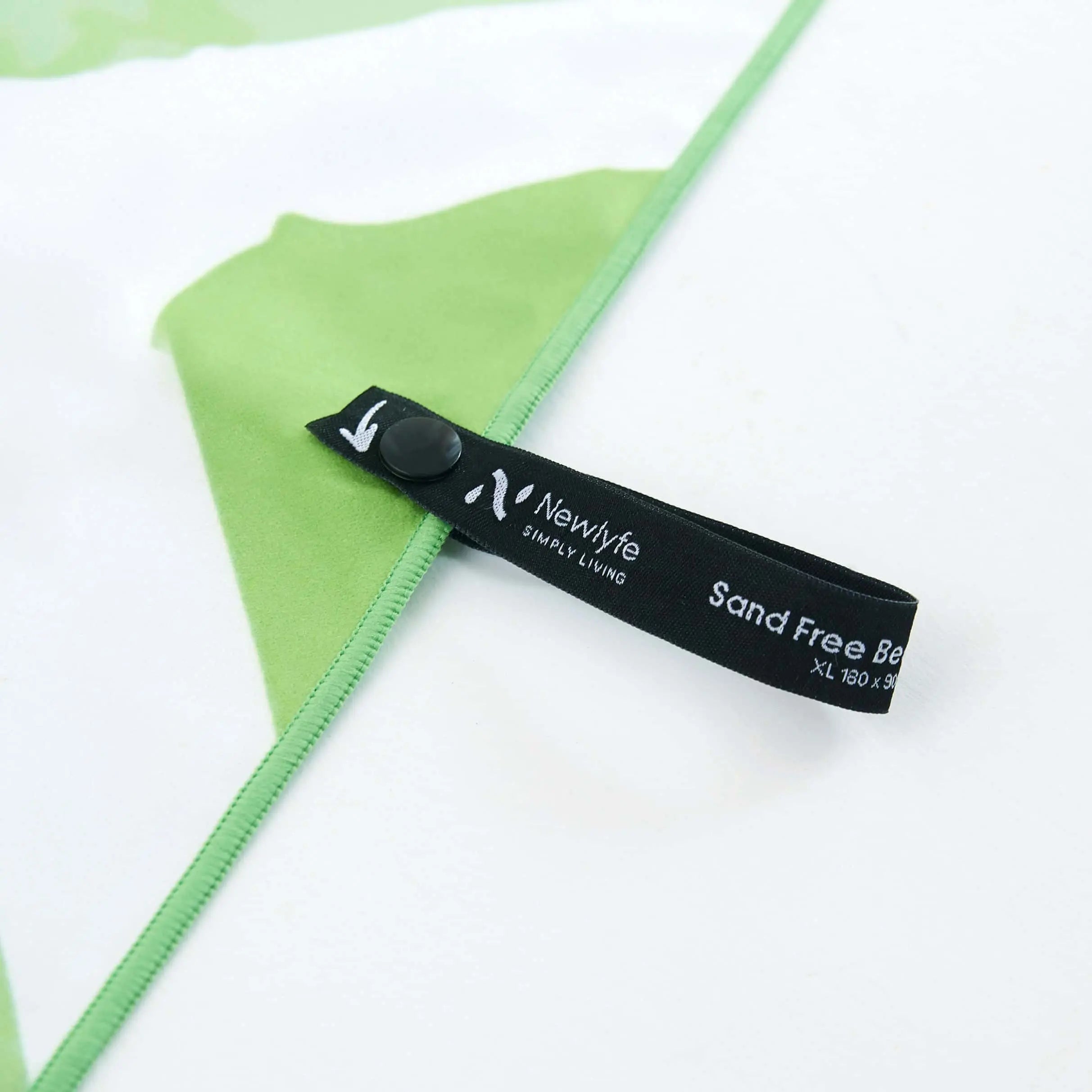 Greens Beach XL Beach Towel & Pouch Newlyfe