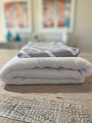 BATH TOWEL - GREY