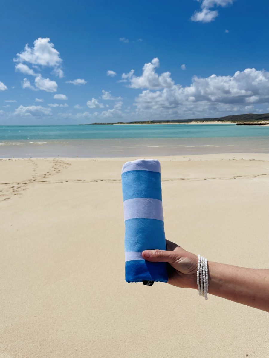 COMPACT SAND FREE BEACH TOWEL